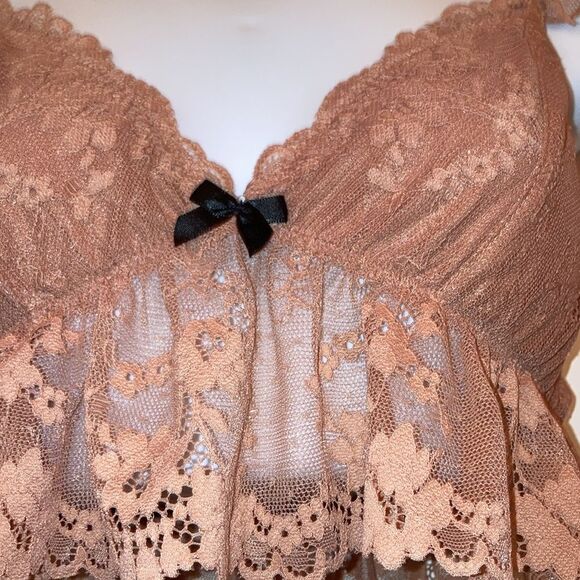 OUT FROM UNDER Chloe Lace Swiss Dot Romantic Bralette Light Sand Womens Medium - Picture 3 of 12